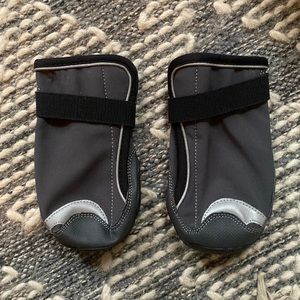 NWOT Hurtta dog boots
